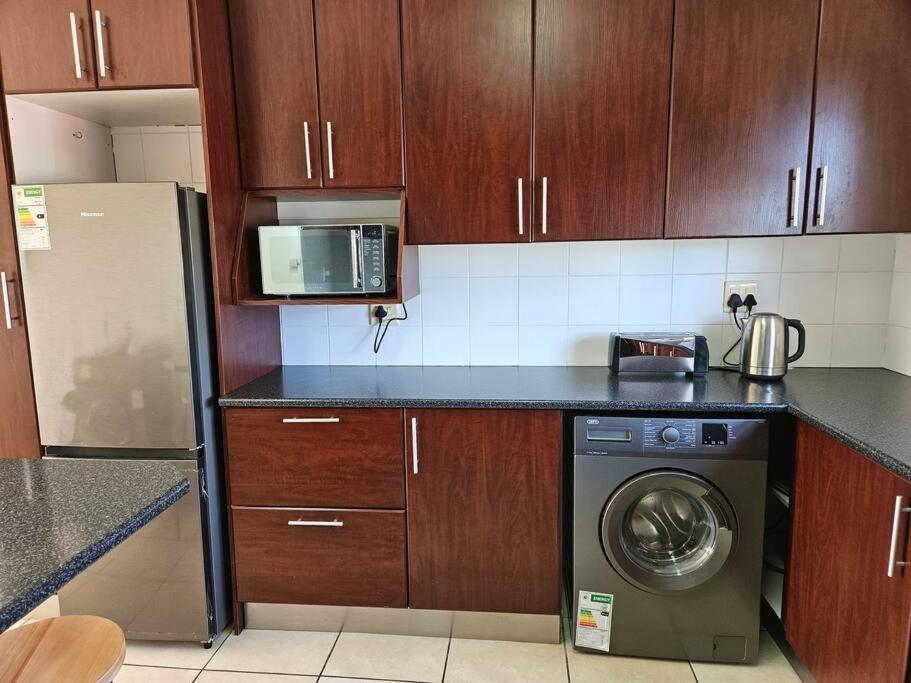 Strand Beach Apartment เคปทาวน์ ภายนอก รูปภาพ